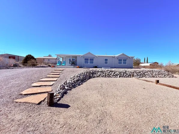 526 Lakeshore Dr, Elephant Butte, NM 87935