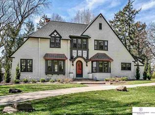 8315 Loveland Dr, Omaha, NE 68124