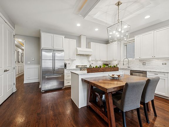 5th image of 2521 N Ashland Ave APT 2S