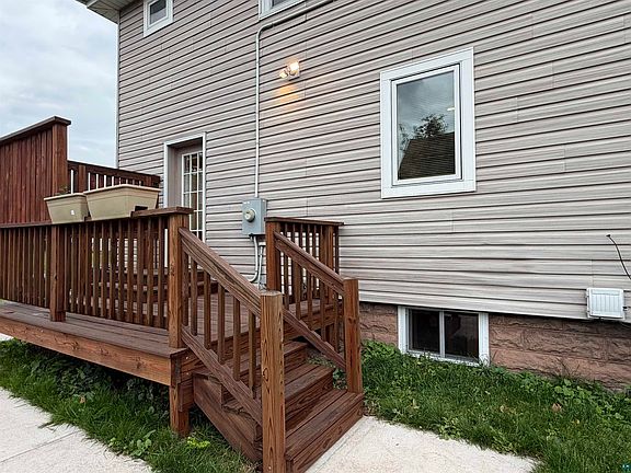 2nd image of 3105 W 3rd St