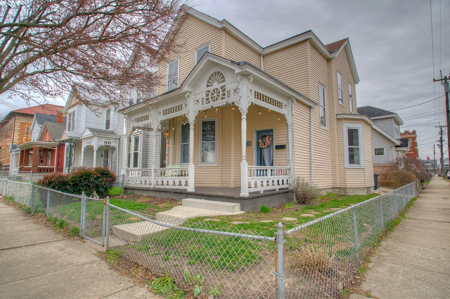 302 Taylor Ave photo 1