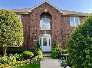 1240 Royal Dublin Ln, Dyer, IN 46311
