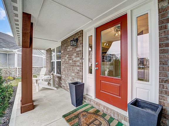 3rd image of 1590 Canterbury Ct