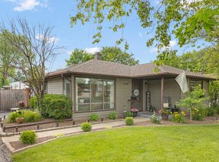 2501 Cardinal Dr, Rolling Meadows, IL 60008