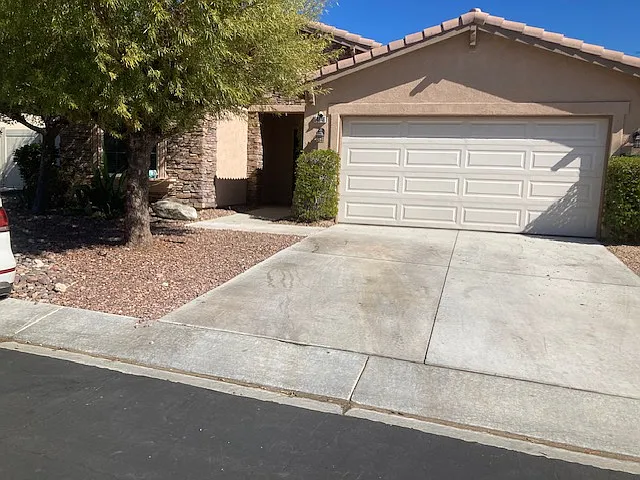 3 bed, 1835 sqft, $2,695 — Photo 2