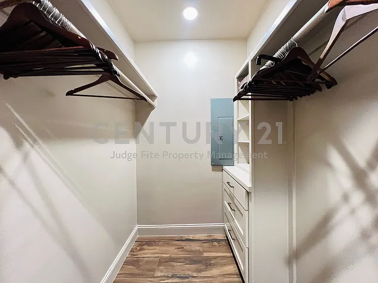 6211 W Northwest Hwy #G224 — Photo 13