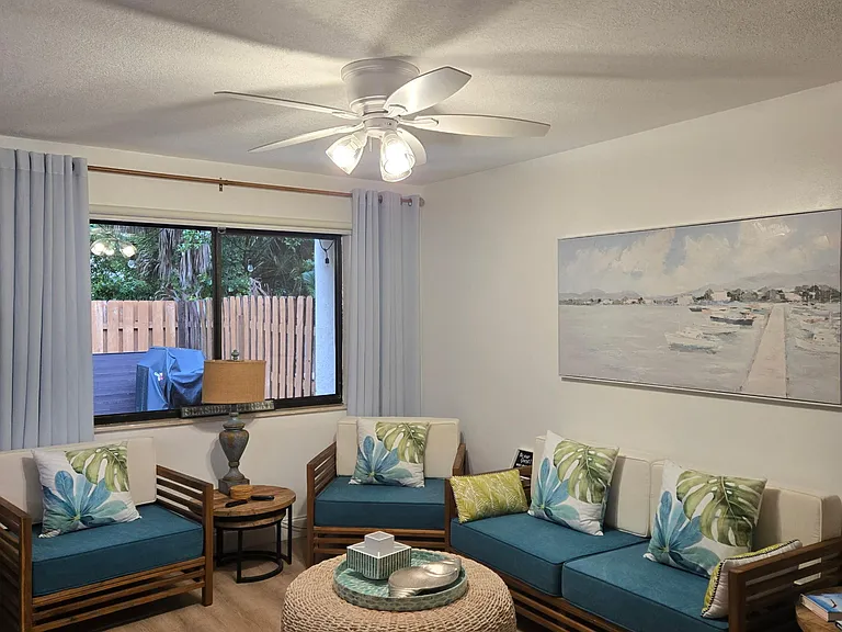 8761 Ilex Ct — Photo 11