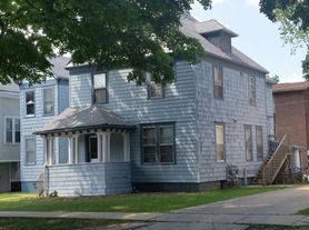 610 W Elm St
