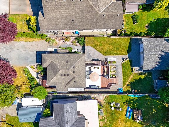 5th image of 367 Vincent Ave