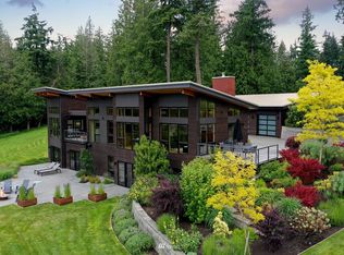 4291 Vickers Ln, Clinton, WA 98236