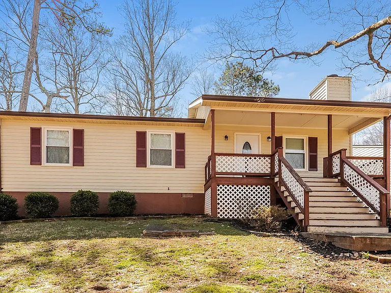 3325 Shady Cove Rd — Photo 1
