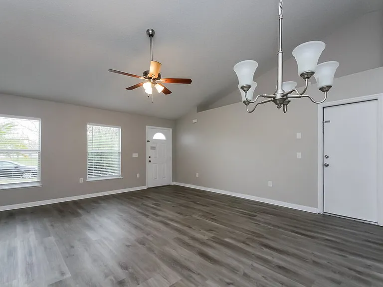 2790 Woodland Creek Loop — Photo 4