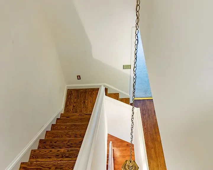 817 Botetourt Gdns — Photo 34
