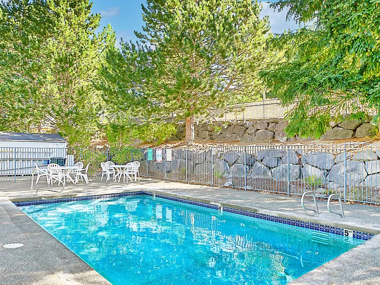 Olympic Pointe Apartments — Photo 5