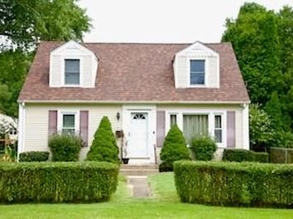 35 Blackrock Rd, Coventry, RI 02816