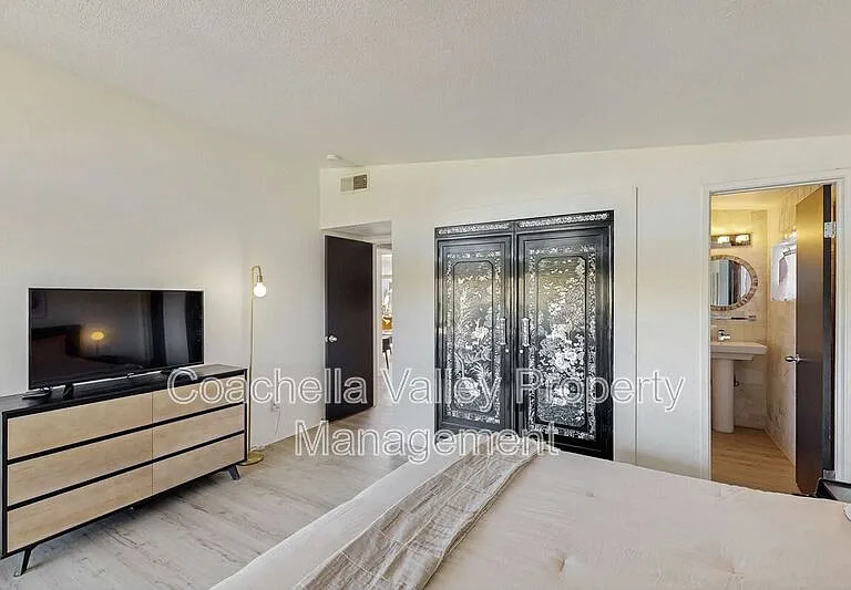 43709 Louisiana St — Photo 12