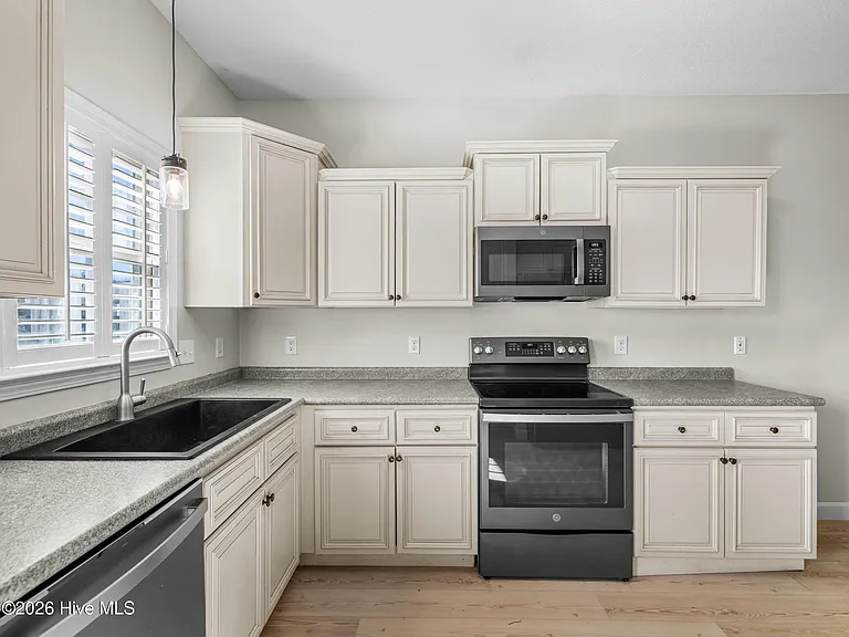308 Winstead Loop — Photo 16
