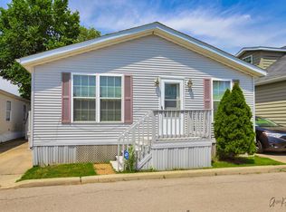 723 7th St, Winnetka, IL 60093