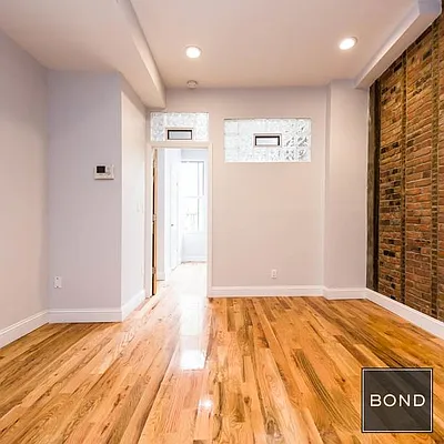 Rented by Bond New York | media 9