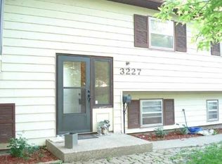 3227 W 9th St, Lawrence, KS 66049