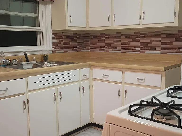 801 Duff Ave — Photo 6