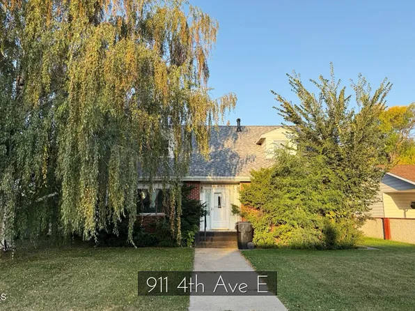 911 4th Ave E, Williston, ND 58801