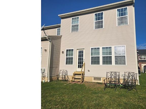 5th image of 111 River Rock Way
