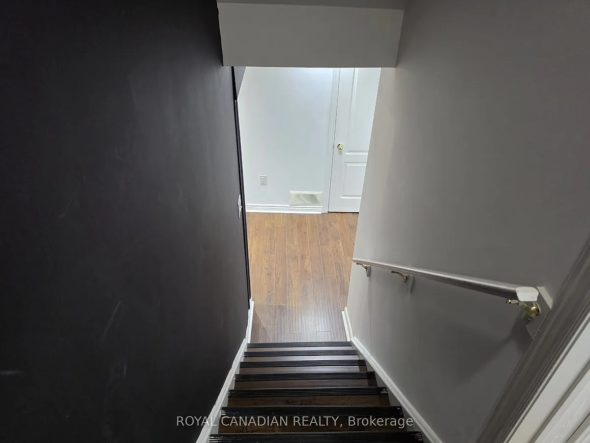 Building Photo - 79 Mander Pl #BASEMENT