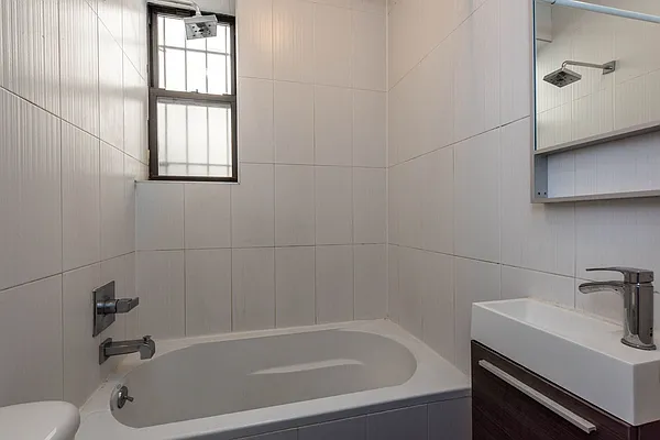 Rented by Nooklyn NYC LLC | media 65