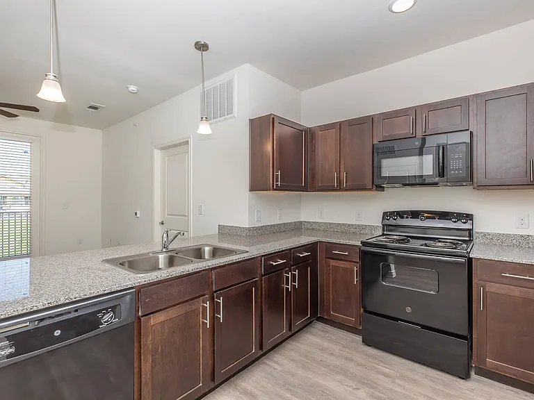 McKinney Falls Apartments — Photo 47
