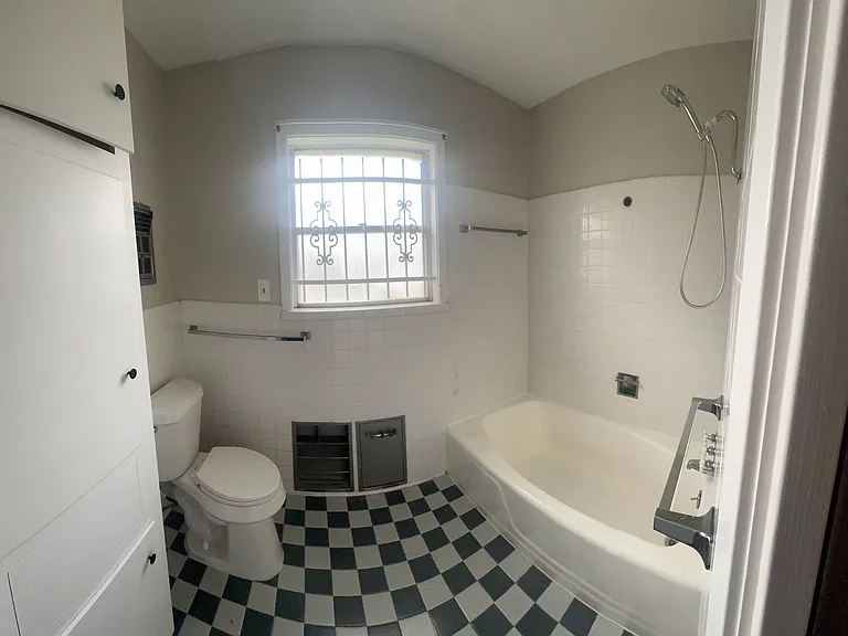 8219 Colgate St — Photo 22