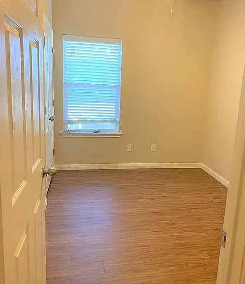 551 Advantage Dr — Photo 12