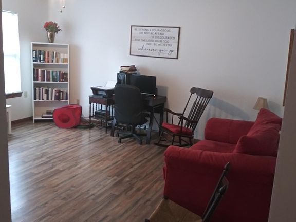 2nd image of 202 N 10th St