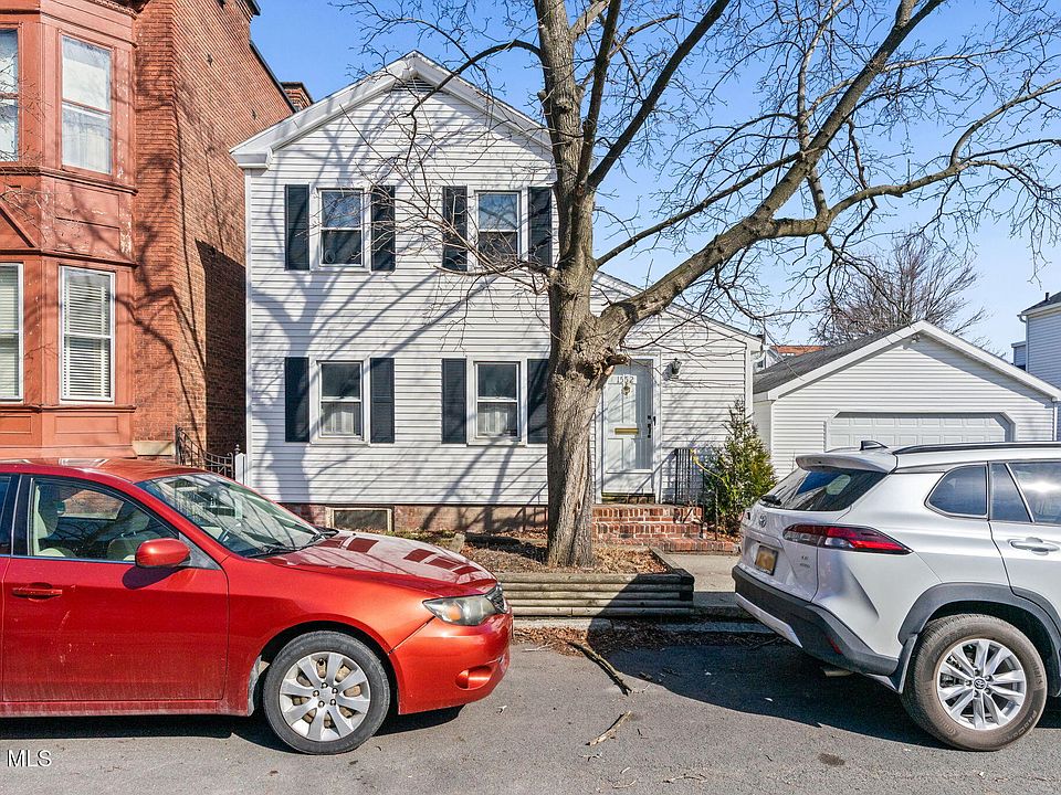 1st image of 1552 3rd Avenue