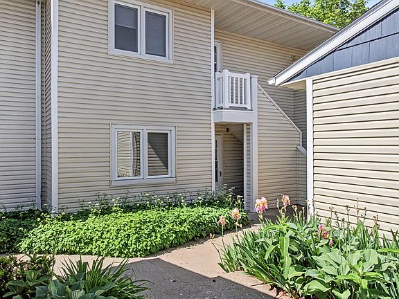 2nd image of 406 Faulkner Ct