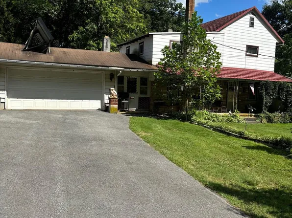 120 Upland Ct, Hamburg, PA 19526