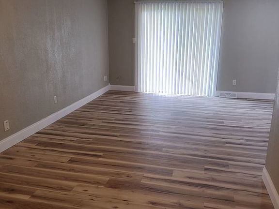 3rd image of 2722 Luce St
