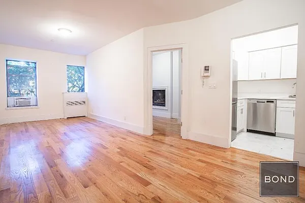 Rented by Bond New York | media 2