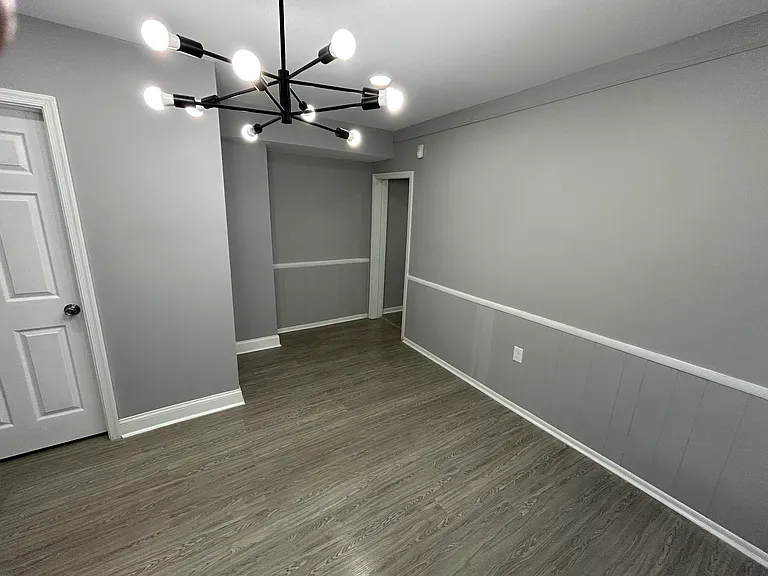 516 Woodbourne Ave — Photo 5