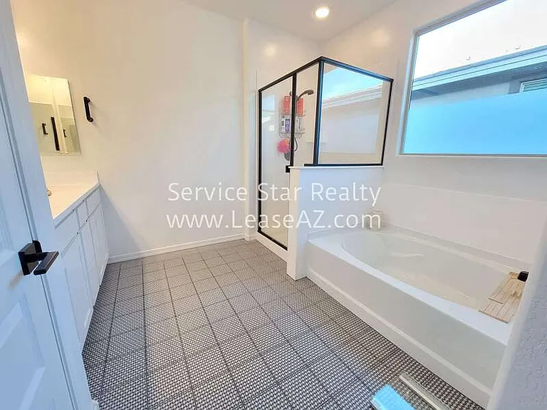 18763 W Rancho Dr — Photo 32