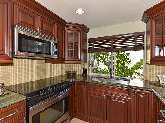 7635 Eads Kitchen