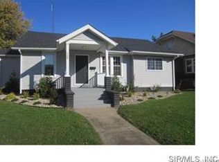 708 Locust St, Carrollton, IL 62016