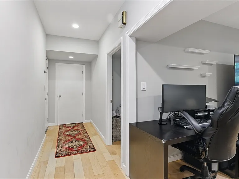 240 Brattle St #1 — Photo 10