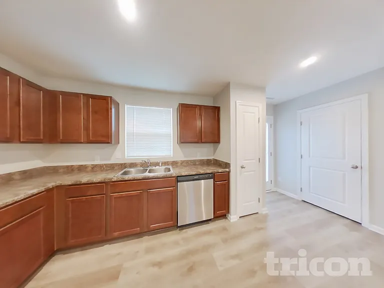 838 Sunchaser Rd — Photo 5