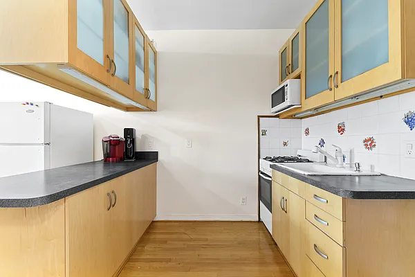 Rented by Douglas Elliman | media 13