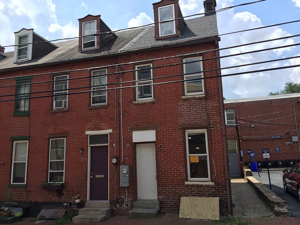 2nd image of 304 S River St