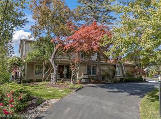 5074 W Bloomfield Lake Rd, West Bloomfield, MI 48323