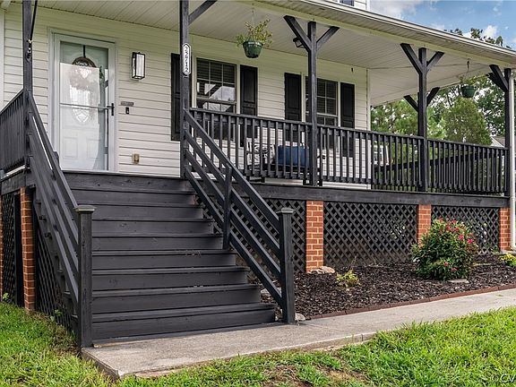 4th image of 22712 Swan Cir
