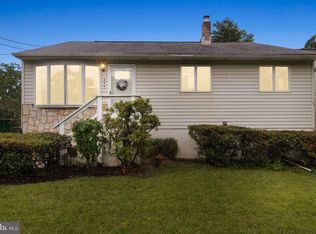 497 Norwood Ave, Warminster, PA 18974