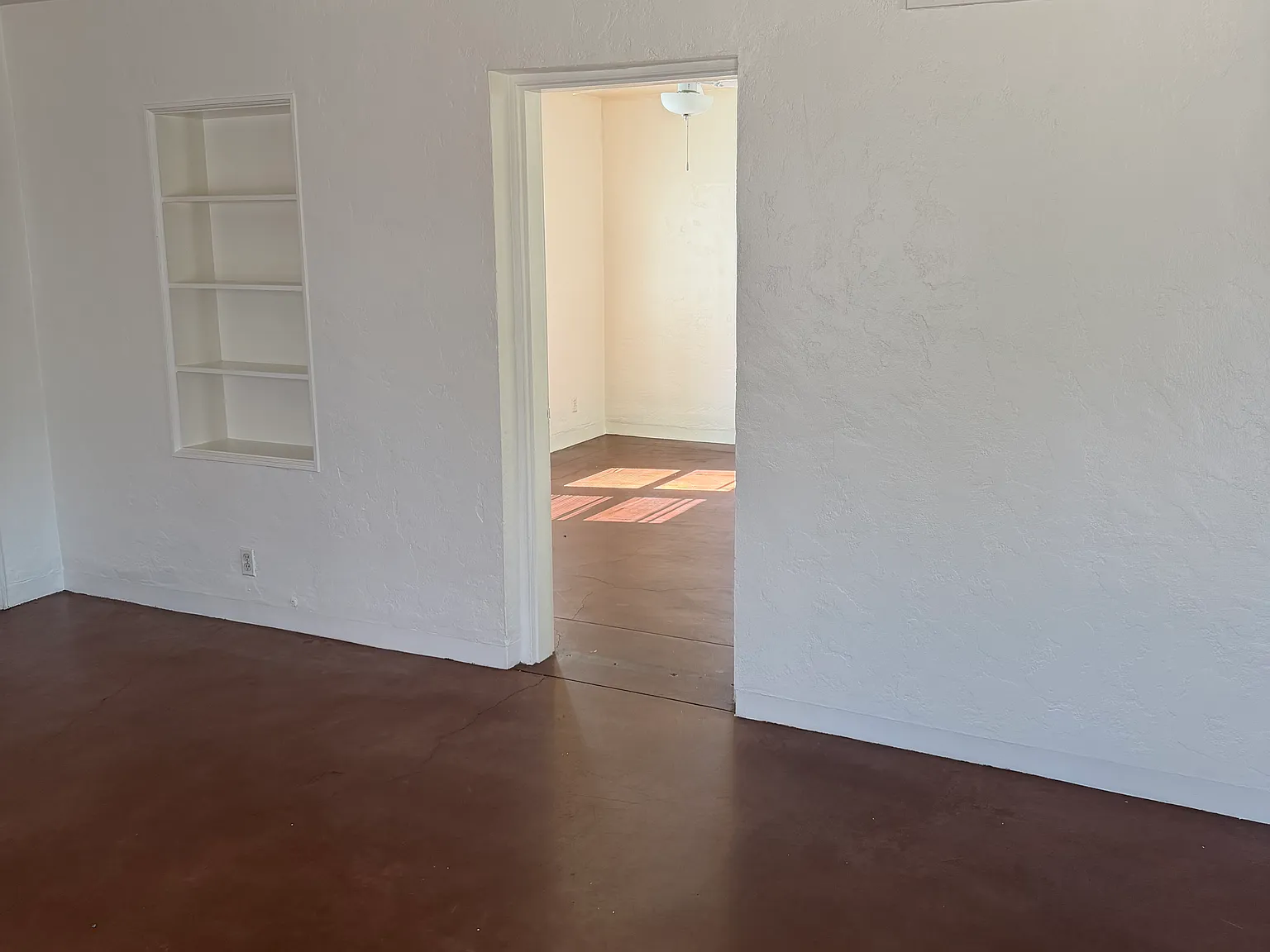 1 bed, 1054 sqft, $1,500 — Photo 4